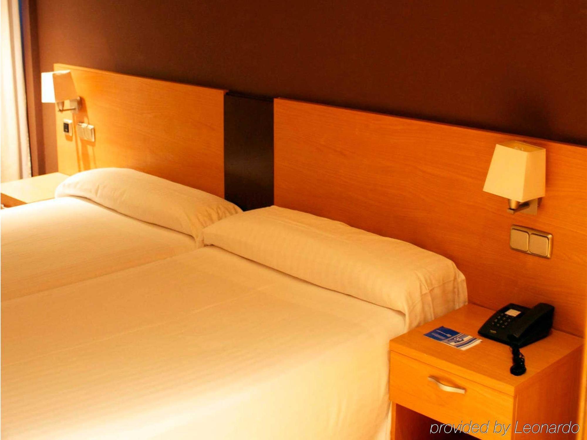 Exe Puerta San Pedro Hotel Lugo Ruang foto