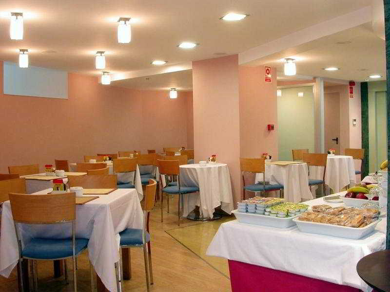 Exe Puerta San Pedro Hotel Lugo Restoran foto