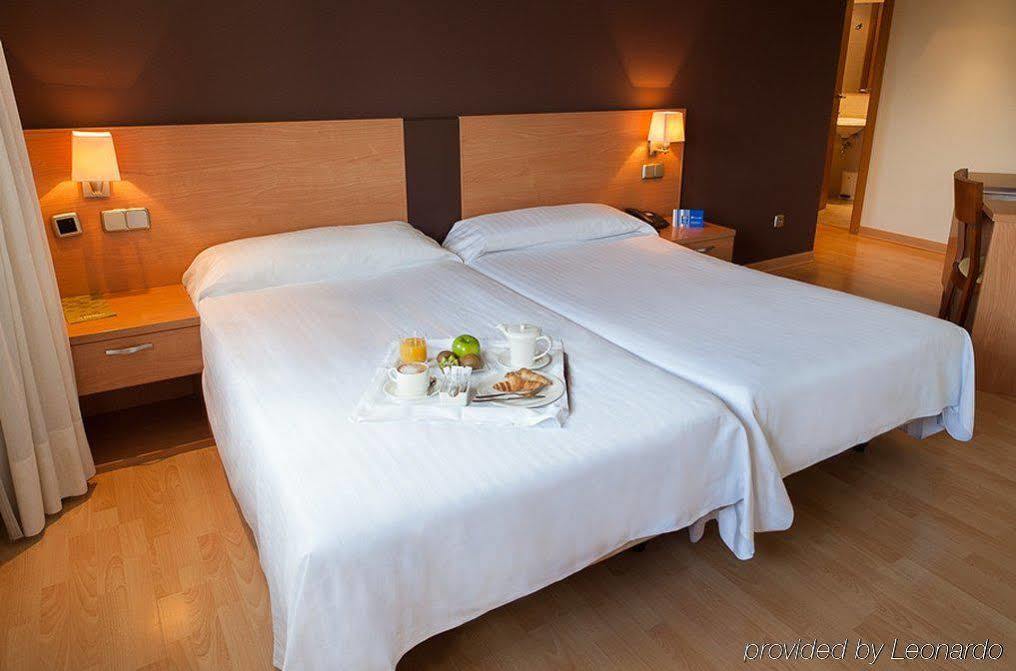 Exe Puerta San Pedro Hotel Lugo Bagian luar foto