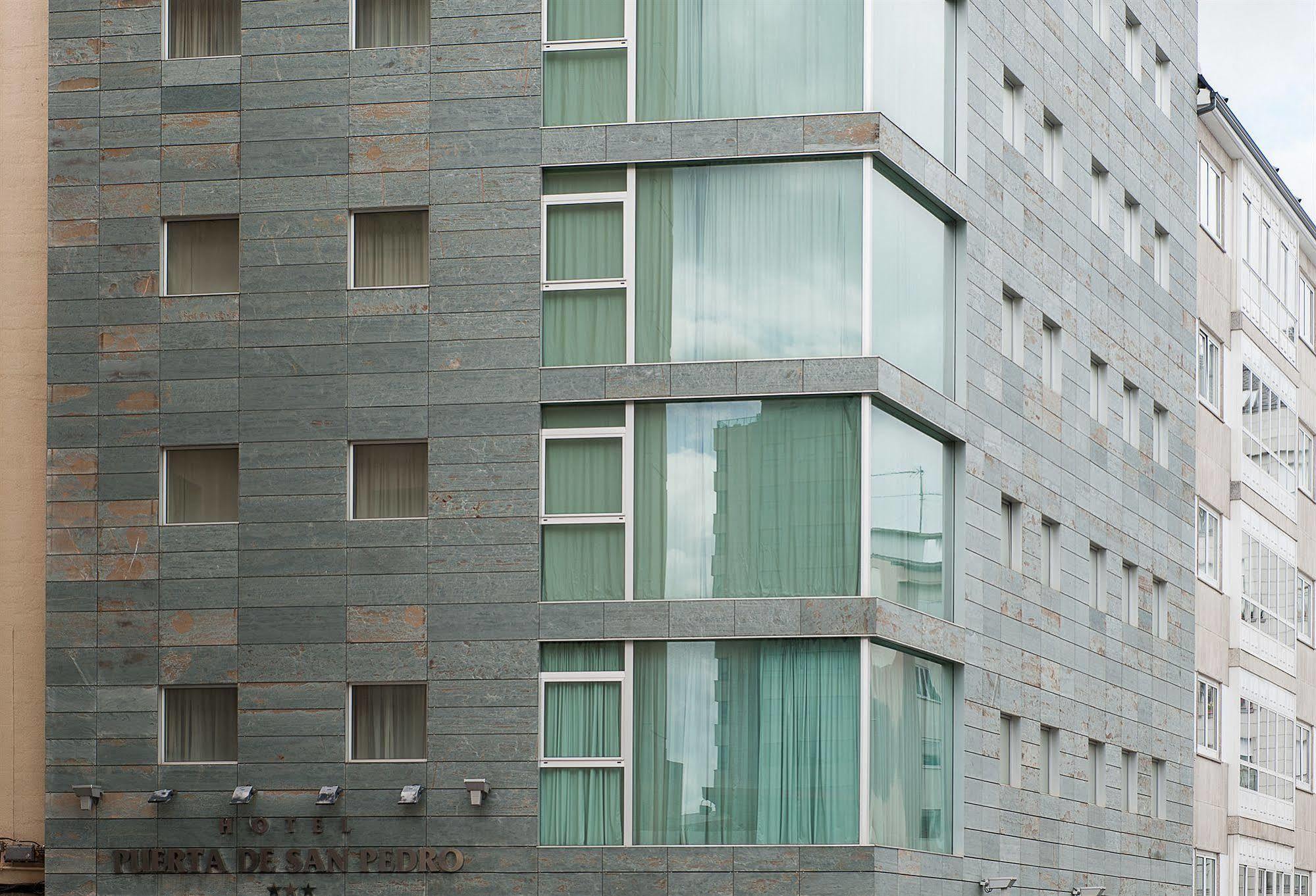 Exe Puerta San Pedro Hotel Lugo Bagian luar foto